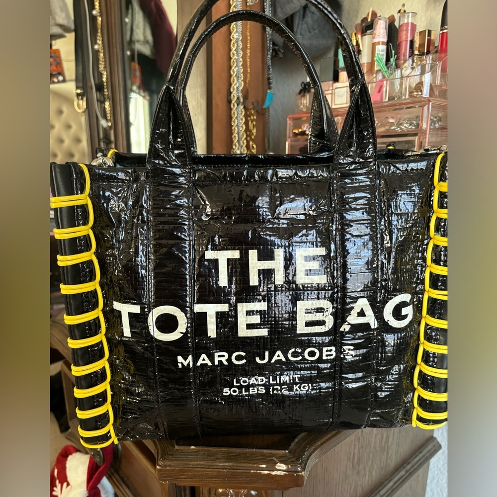Authentic Marc Jacob patent tote. The Tote collection. Tags and strap included
